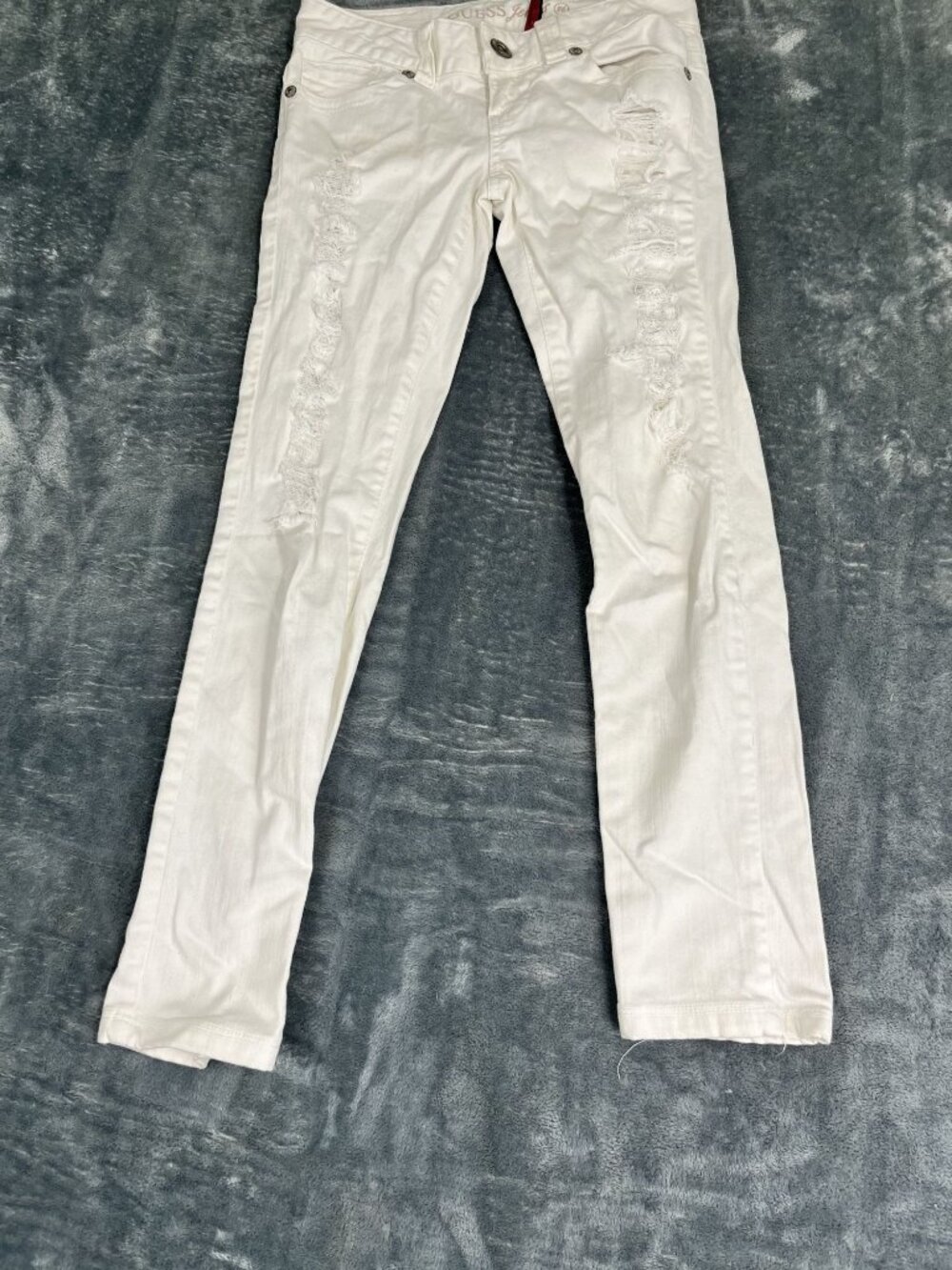 Guess Womens White Distressed Skinny Jeans Low Rise Ripped Denim 26